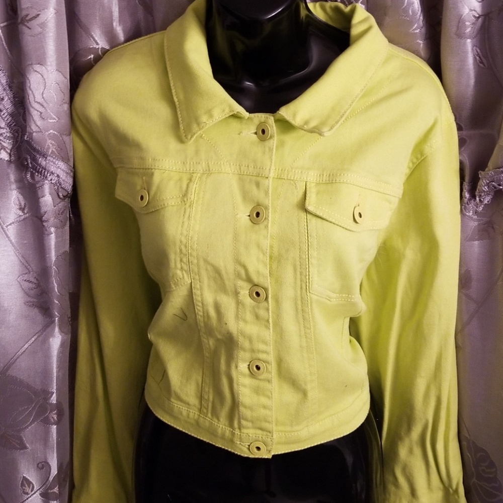 New jean jacket - Picture 3 of 5